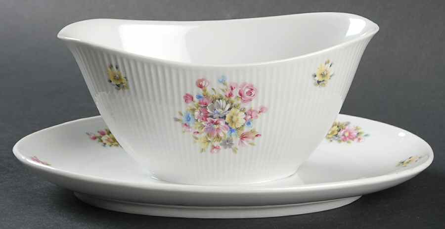 RXH58 Gravy Boat with Attached Underplate by Retsch & Co-1