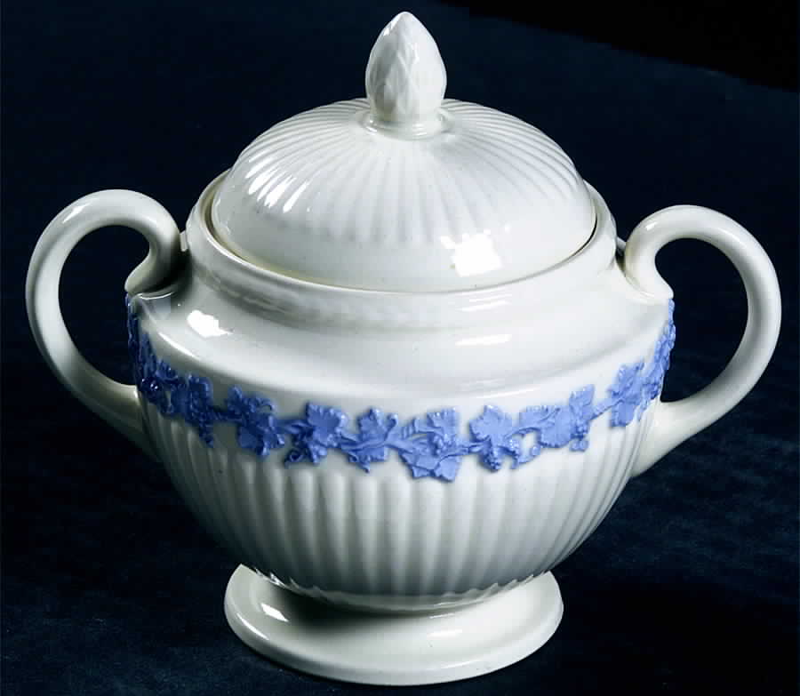 2804 (Edme, Blue Grapes) Sugar Bowl & Lid by Wedgwood-1