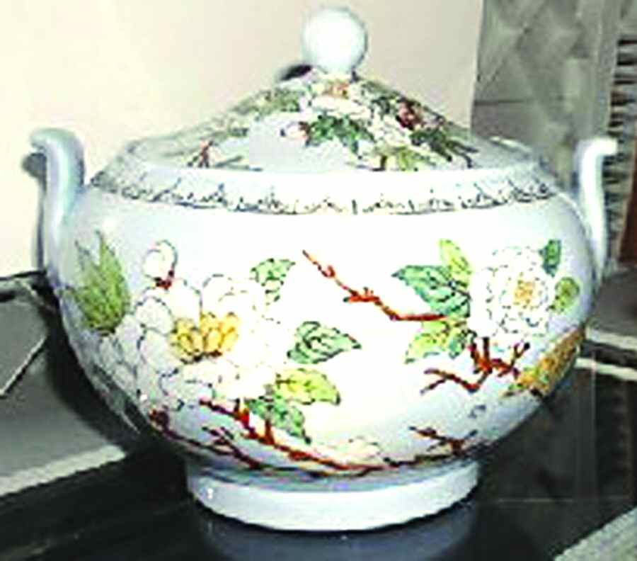 Cuckoo Cream (No Trim) 146 Shape Sugar Bowl & Lid by Wedgwood-1