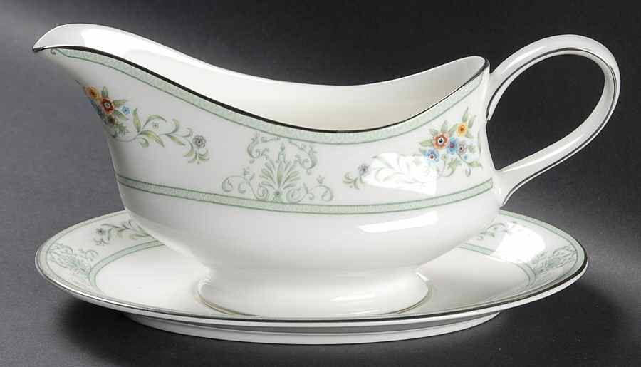 Agincourt Green Gravy Boat & Underplate by Wedgwood-1