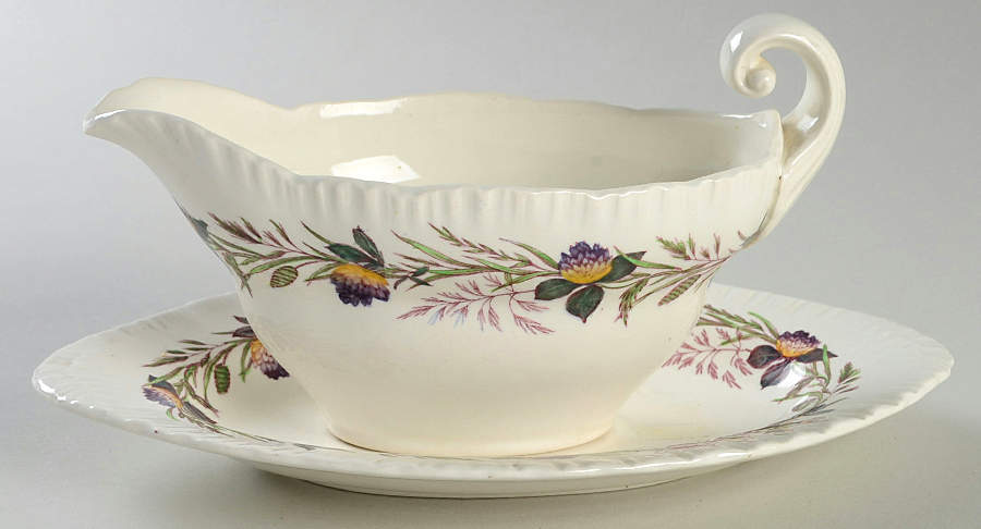 Clover Border Gravy Boat & Underplate by Wedgwood-1