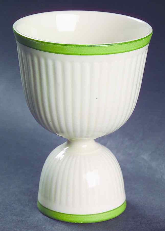 AM7051-A7051 Double Egg Cup by Wedgwood-1