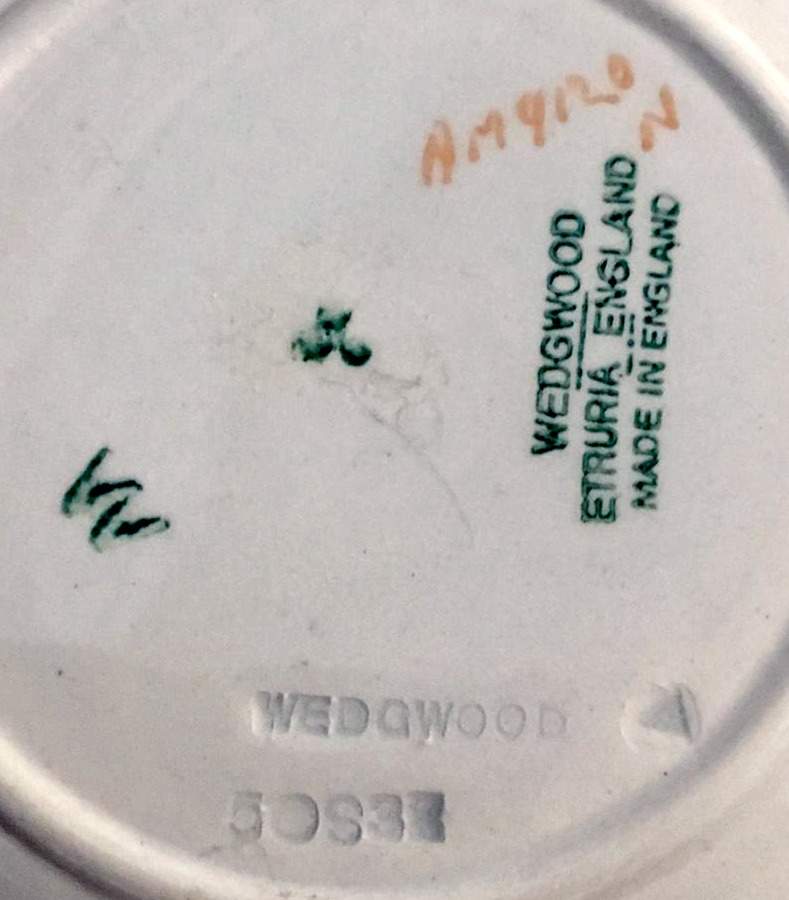 AM9120 Saucer by Wedgwood-1