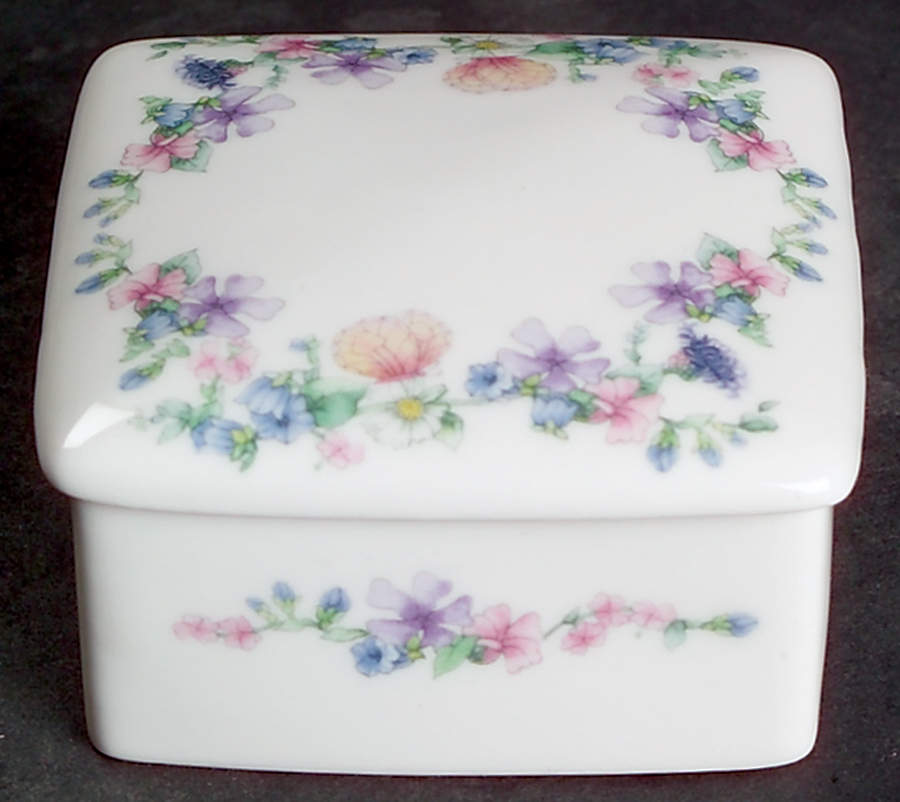 Angela Square Box & Lid by Wedgwood-1