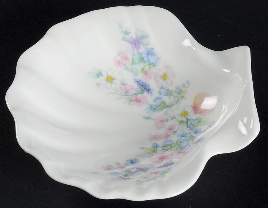 Angela Shell Shaped Dish by Wedgwood-1