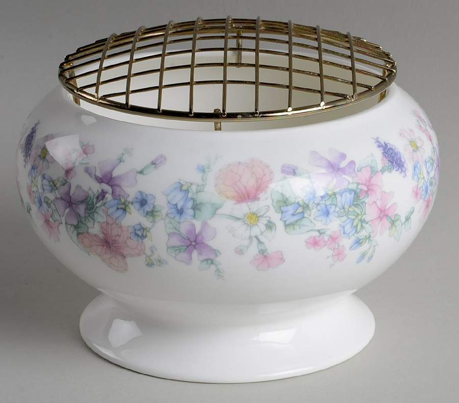 Angela Rose Bowl & Metal Frog by Wedgwood-1