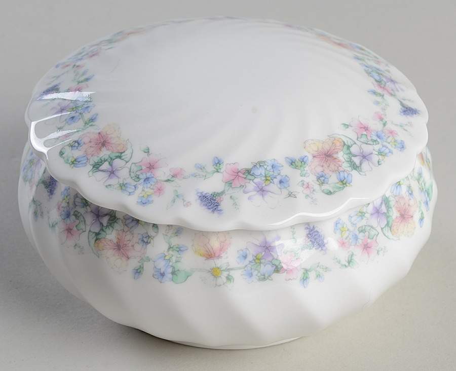 Angela 3" Round Box & Lid by Wedgwood-1