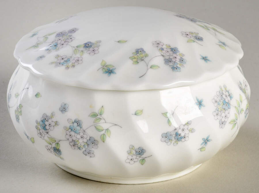 April Flowers Round Box & Lid by Wedgwood-1