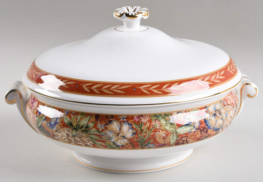 Augustus Round Covered Vegetable by Wedgwood-1