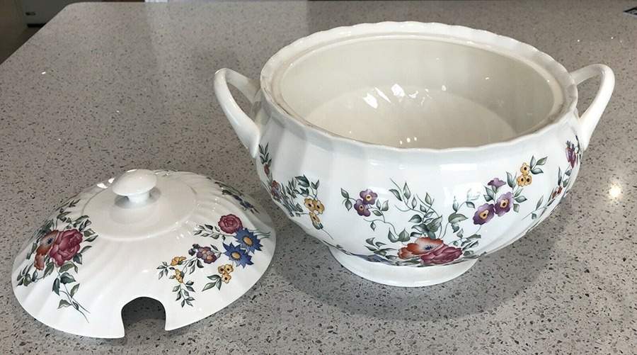 Avebury Tureen &  Lid by Wedgwood-1