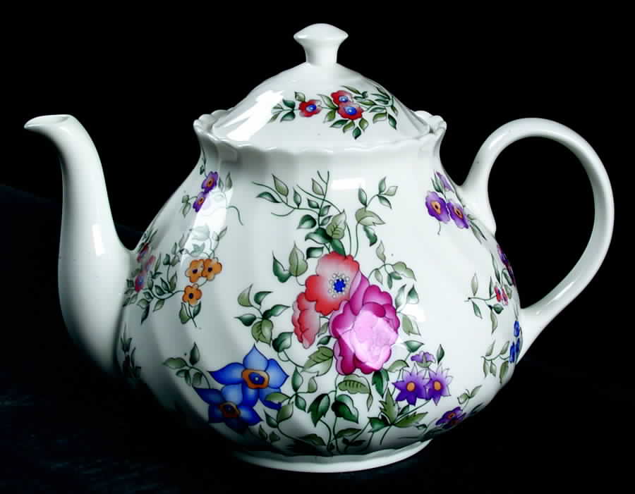 Avebury Teapot & Lid by Wedgwood-1