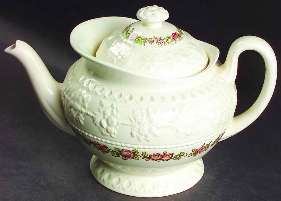 Balmoral Teapot & Lid by Wedgwood-1