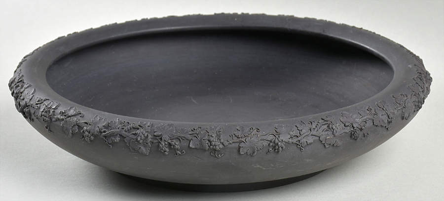 Basalt Black 9" Gardenia Bowl by Wedgwood-1