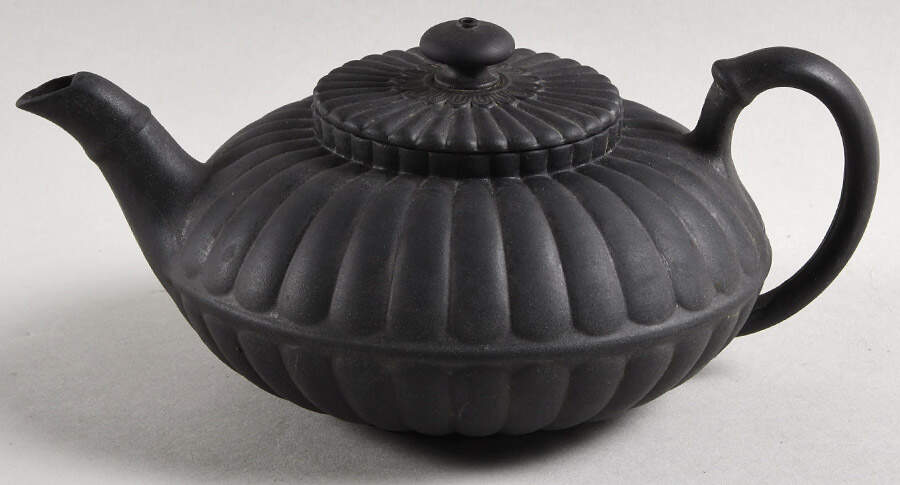 Basalt Black Mini Teapot & Lid by Wedgwood-1