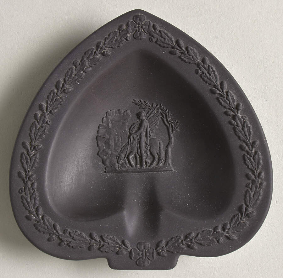 Basalt Black Small Spade Shape Ashtray by Wedgwood-1