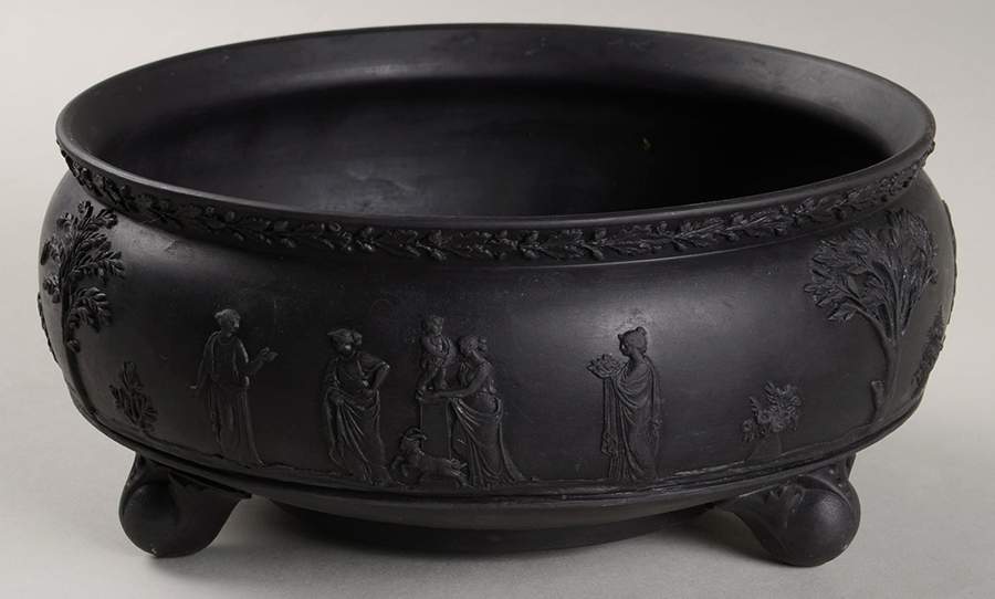 Basalt Black 6" Fern Dish by Wedgwood-1