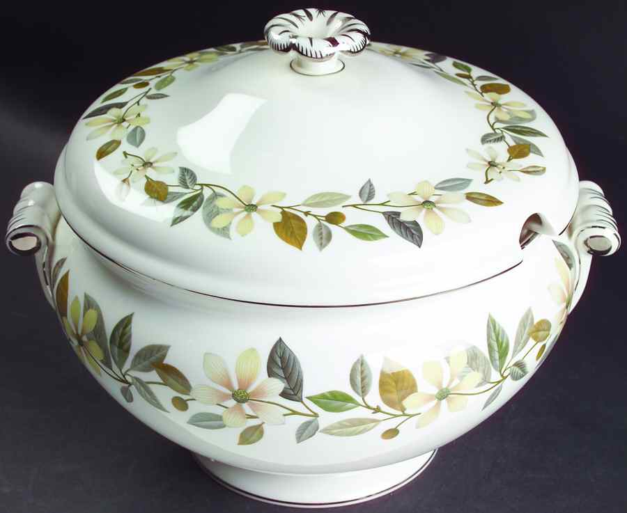 Beaconsfield Tureen &  Lid by Wedgwood-1