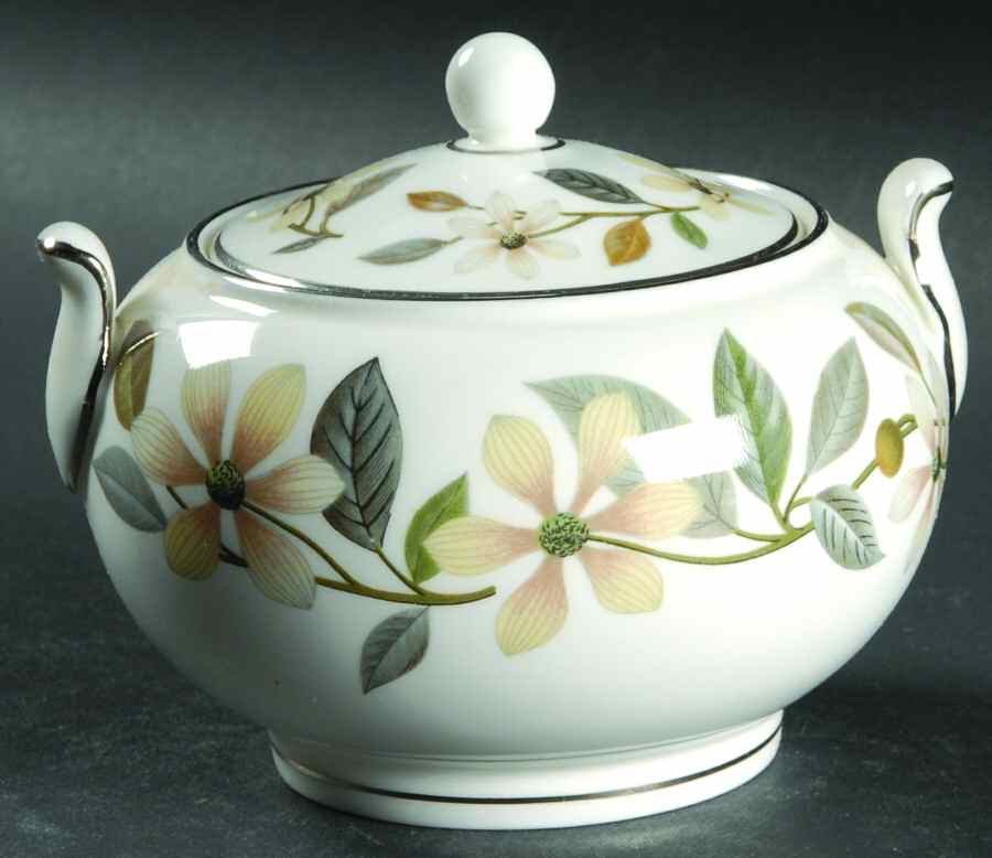 Beaconsfield 146 Shape Sugar Bowl & Lid by Wedgwood-1