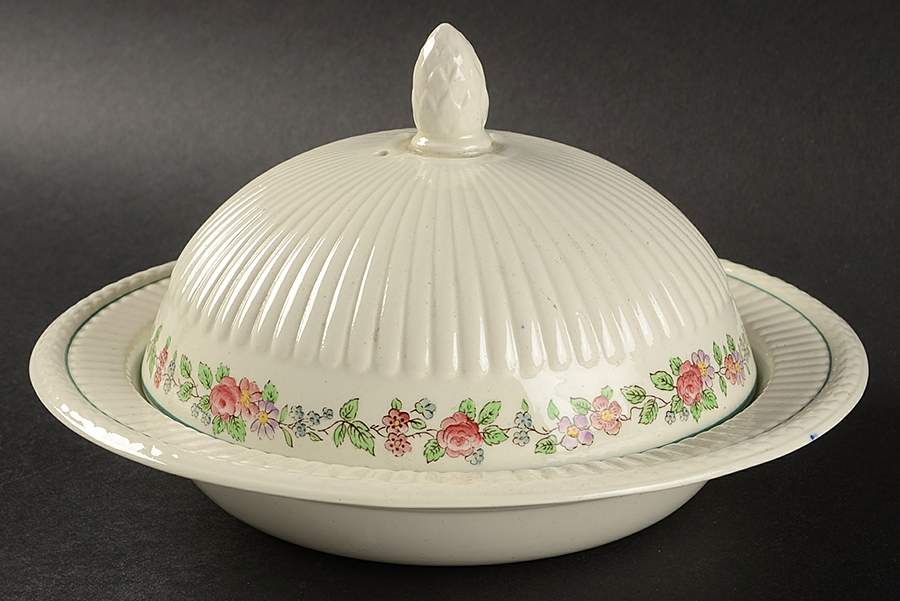 Belmar Muffin Dish & Lid by Wedgwood-1