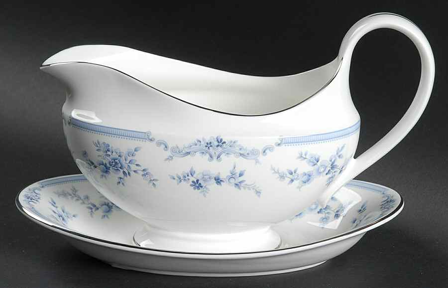 Bloomfield Gravy Boat & Underplate by Wedgwood-1