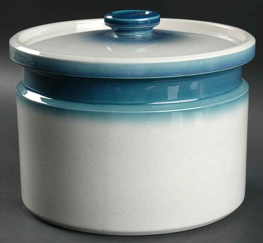 Blue Pacific 3.5 Quart Round Covered Casserole by Wedgwood-1