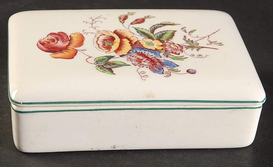 Bognor Cigarette Box & Lid by Wedgwood-1