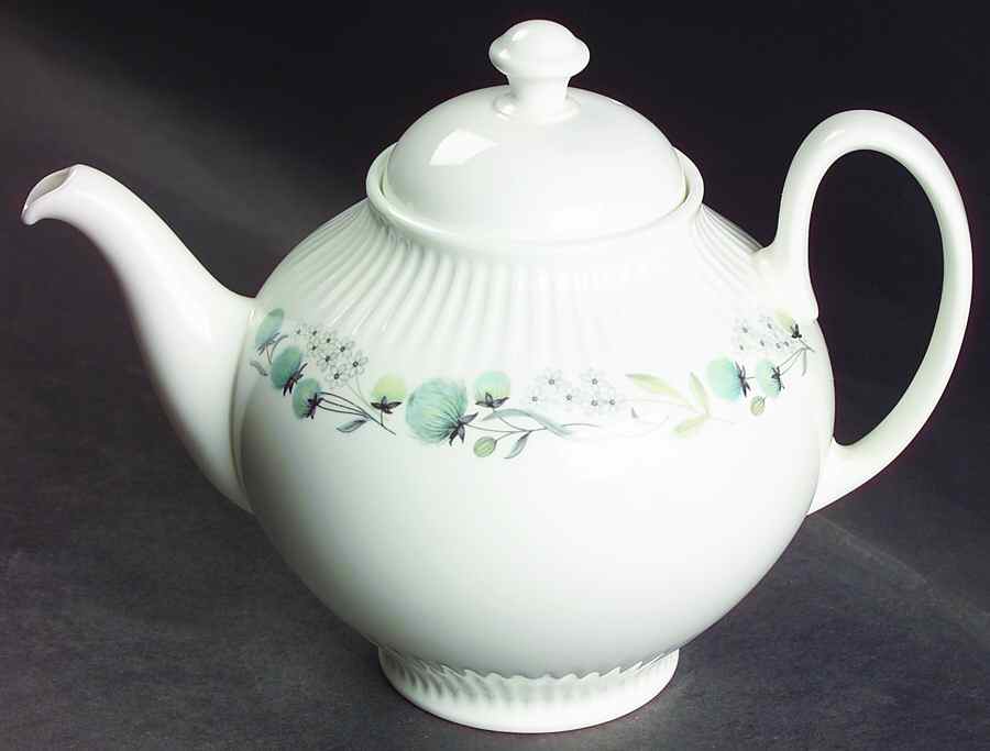 Boleyn Teapot & Lid by Wedgwood-1