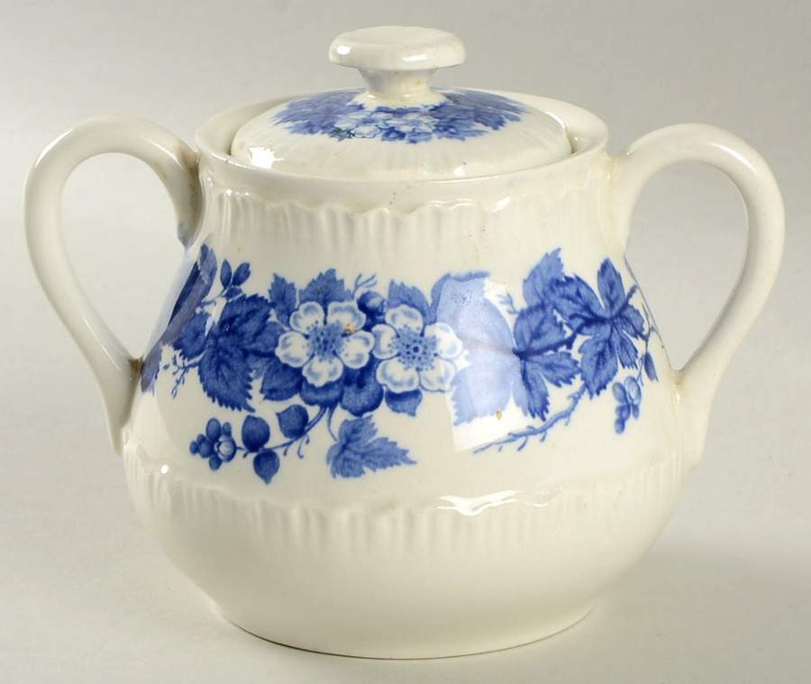 Bramble Blue (Shell Edge) Sugar Bowl & Lid by Wedgwood-1