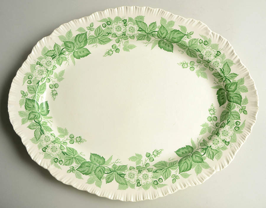 Bramble Green (Shell Edge) 17" Oval Serving Platter by Wedgwood-1