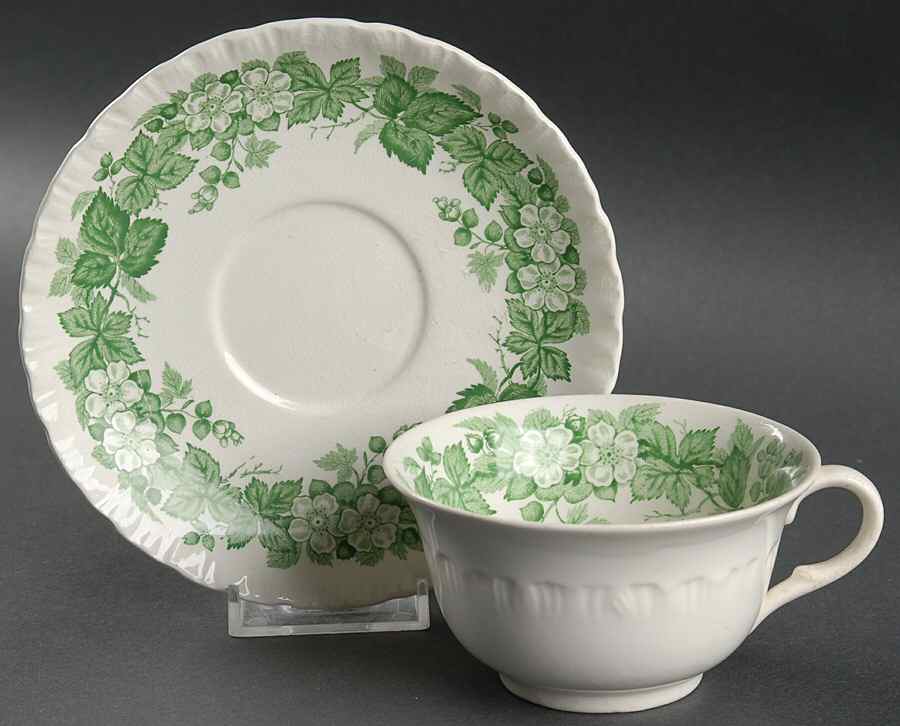 Bramble Green (Shell Edge) Flat Cup & Saucer Set by Wedgwood-1