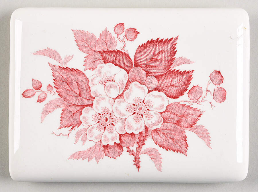 Bramble Pink (Shell Edge) Lid for Cigarette Box by Wedgwood-1