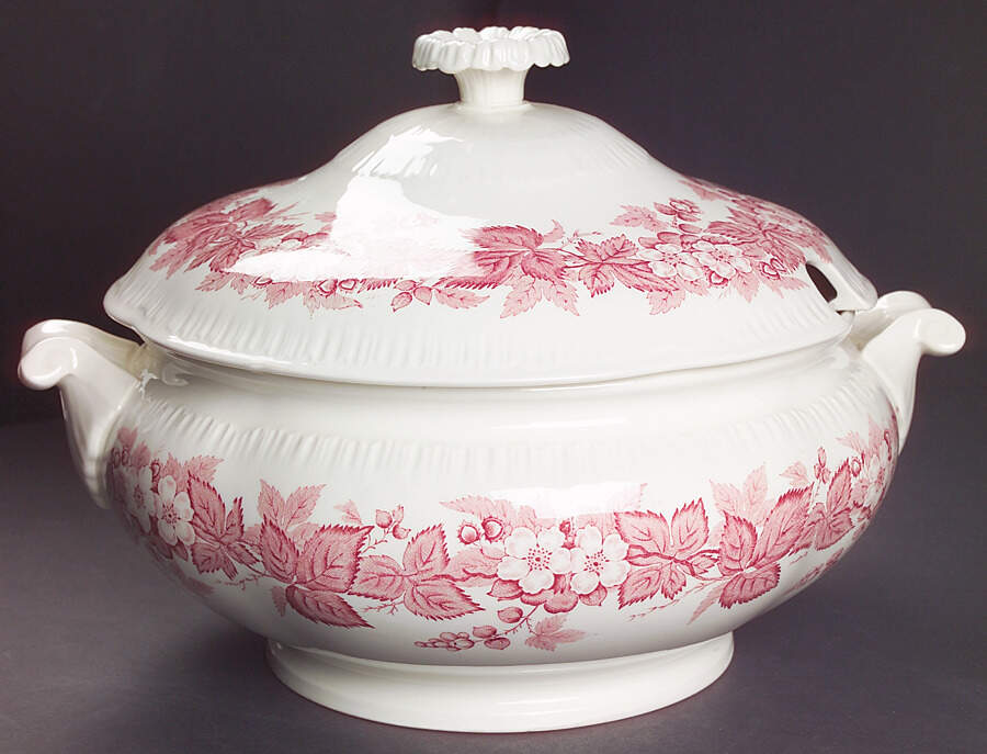 Bramble Pink (Shell Edge) Tureen &  Lid by Wedgwood-1