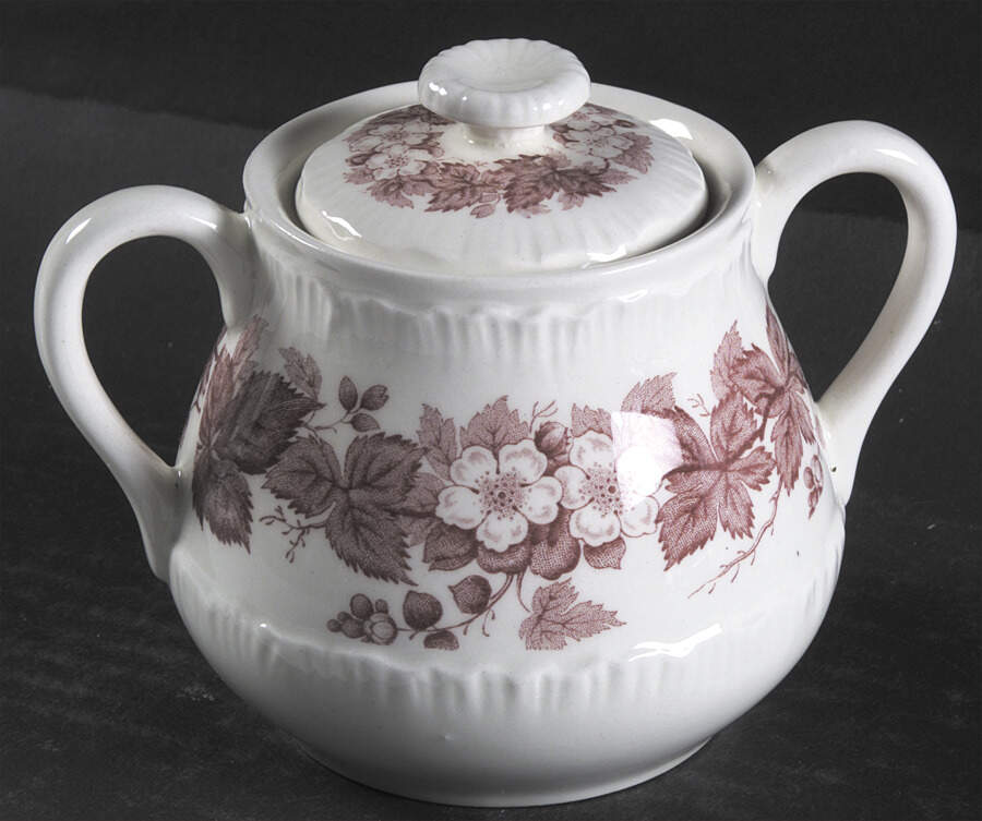 Bramble Pink (Shell Edge) Sugar Bowl & Lid by Wedgwood-1