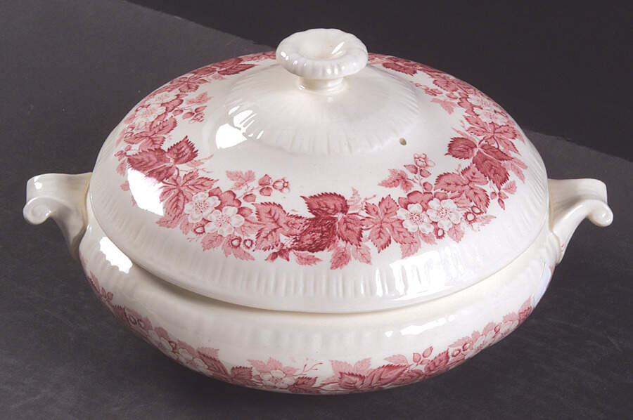 Bramble Pink (Shell Edge) Round Covered Vegetable by Wedgwood-1
