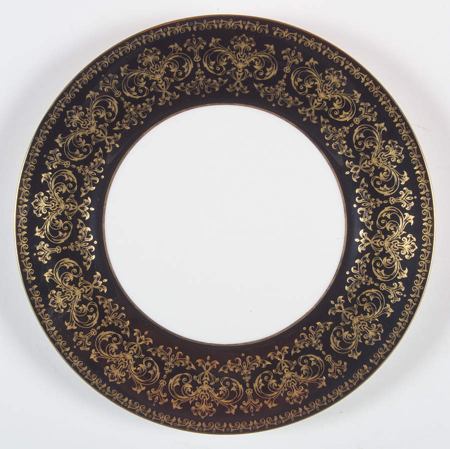 Caernarvon Black Luncheon Plate by Wedgwood-1