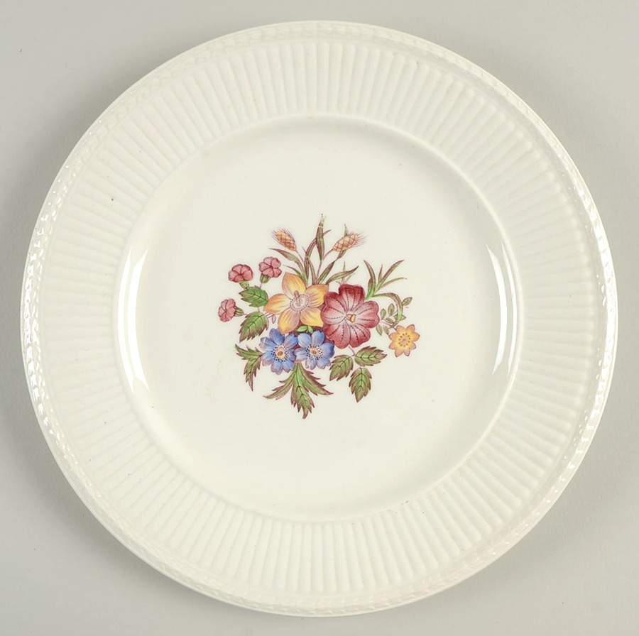 Cavalier Meadow Luncheon Plate by Wedgwood-1
