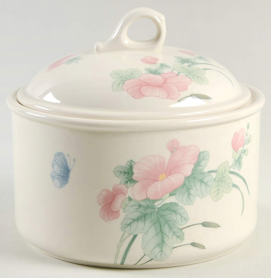 Camellia (Oven To Table) 2 Qt Round Covered Casserole by Wedgwood-1