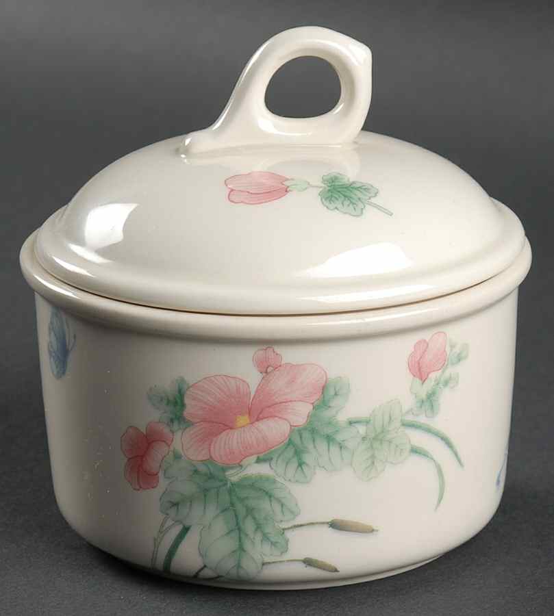 Camellia (Oven To Table) Sugar Bowl & Lid by Wedgwood-1