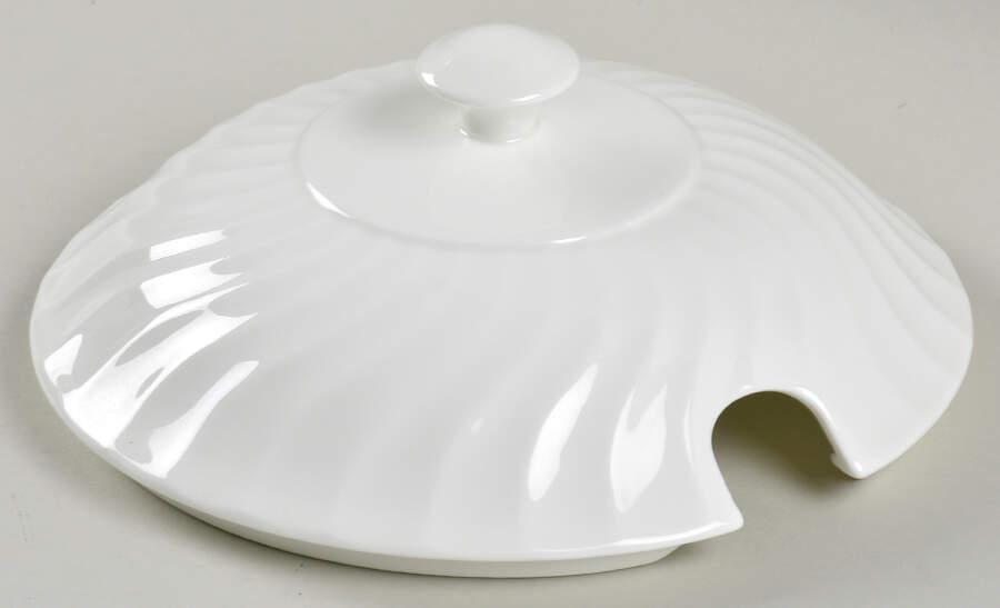 Candlelight Lid for Tureen by Wedgwood-1