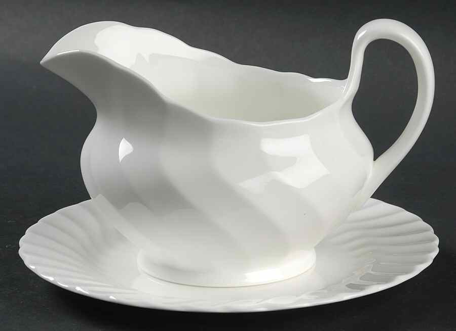 Candlelight Gravy Boat & Underplate by Wedgwood-1