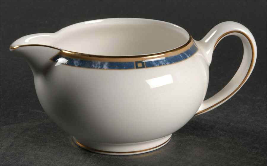 Cantata 146 Shape Creamer by Wedgwood-1