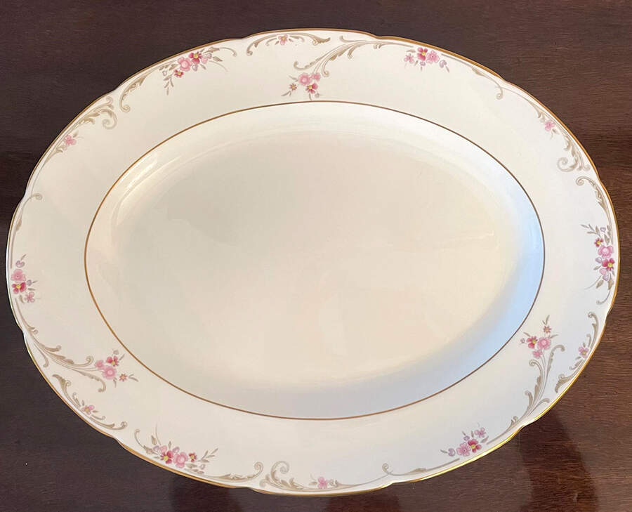 Carisbrooke 17" Oval Serving Platter by Wedgwood-1