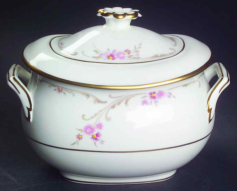 Carisbrooke Sugar Bowl & Lid by Wedgwood-1