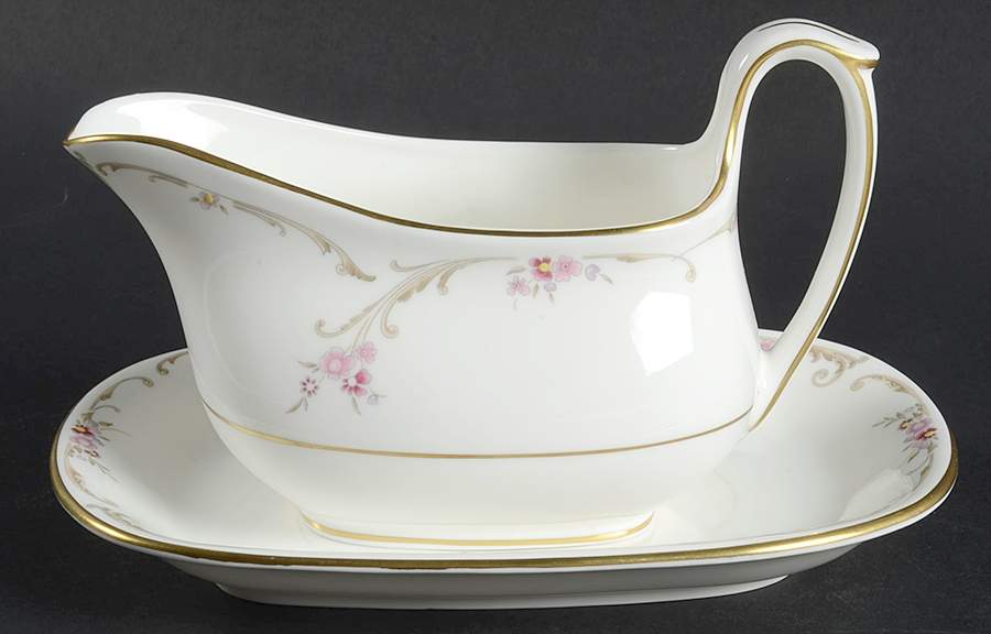 Carisbrooke Gravy Boat & Underplate/Relish by Wedgwood-1