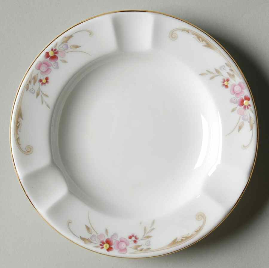 Carisbrooke Small Ashtray by Wedgwood-1