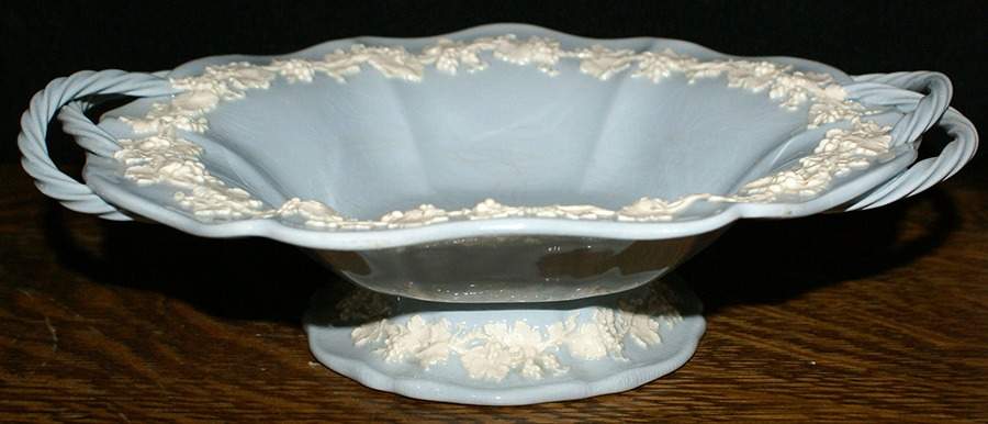 Cream Color on Lavender (Plain) 9" Oval Footed Basket by Wedgwood-1