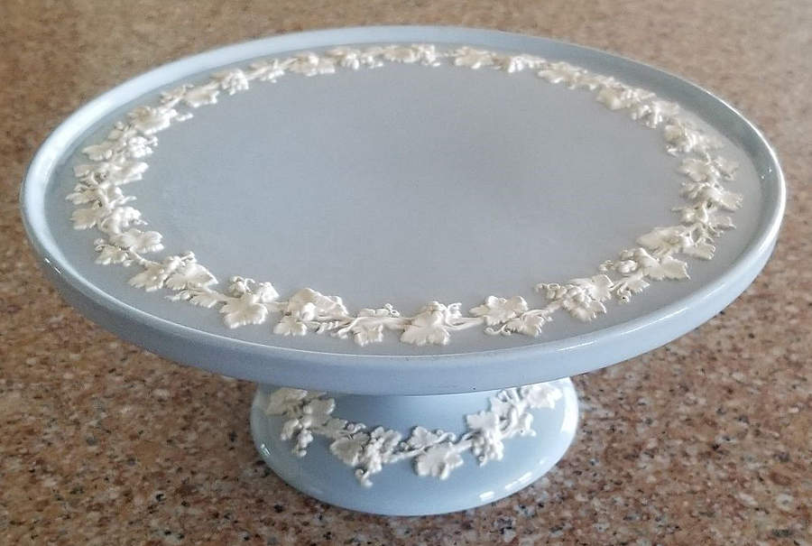 Cream Color on Lavender (Plain) 9" Diameter Pedestal Cake Stand by Wedgwood-1