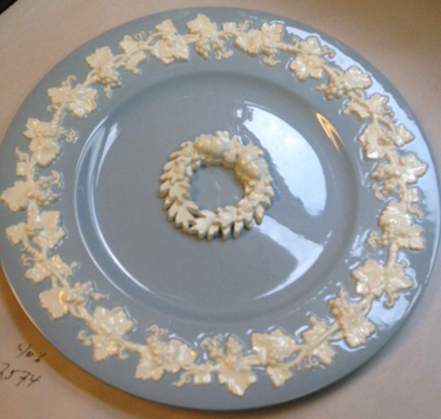 Cream Color on Lavender (Plain) Plate Wall by Wedgwood-1