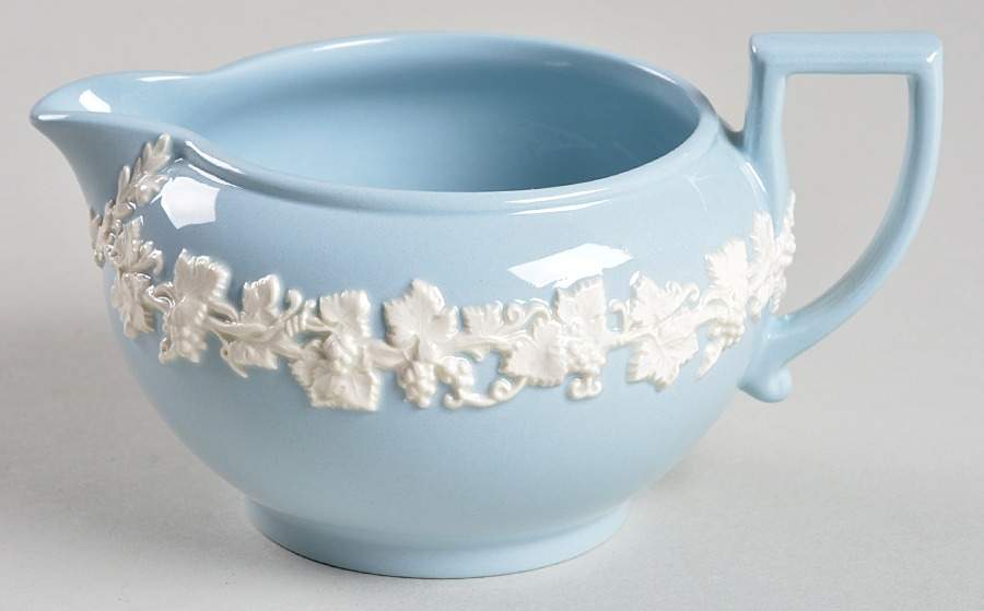 Cream Color on Lavender (Plain) 146 Shape Creamer by Wedgwood-1