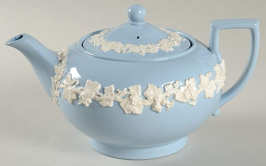 Cream Color on Lavender (Plain) Teapot & Lid by Wedgwood-1
